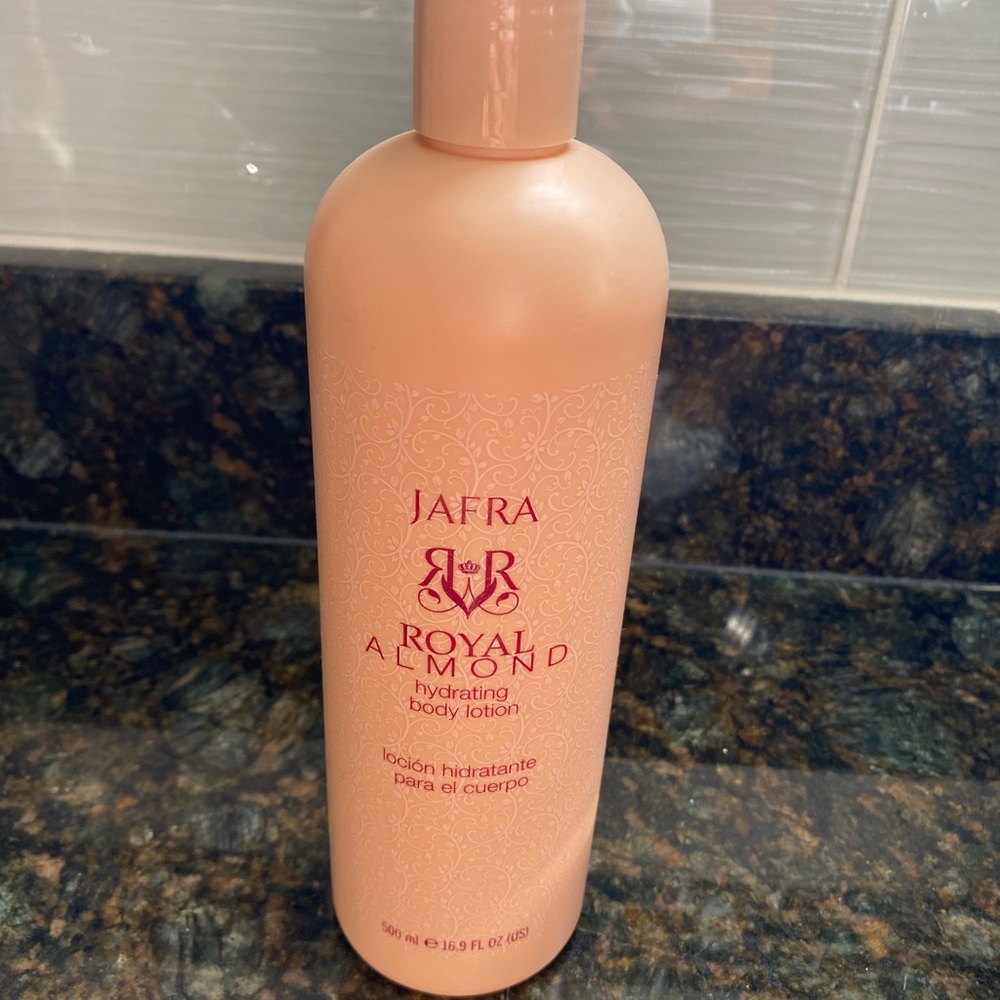 Almond moisturizer